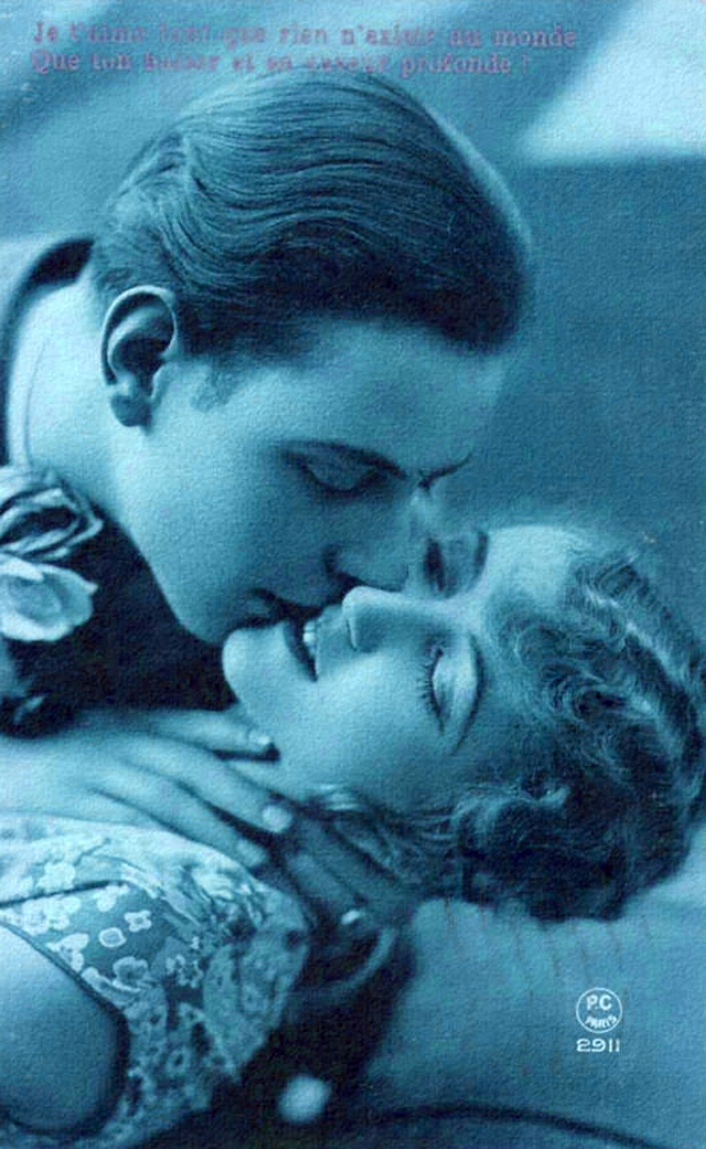 French Postcard Show How To Kiss Romantically from the 1920s (23)